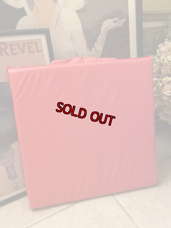 画像2: McDonald’s  Red  Seat Cushion マクドナルドのレッド、クッション (2)
