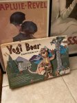 画像1: Yogi Bear Cartoon Box Kit With Box ハンナバーベラ　ヨギベア、箱入りカートゥーンボックスキット　1962 (1)