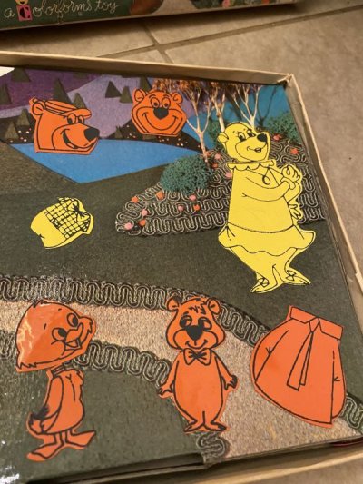 画像2: Yogi Bear Cartoon Box Kit With Box ハンナバーベラ　ヨギベア、箱入りカートゥーンボックスキット　1962