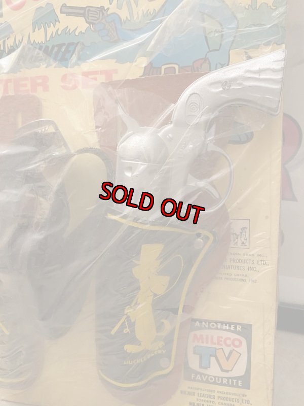 画像2: Huckleberry Hound Holster Set With Case ハックルベリーハウンド　ハンナバーベラ　ホルスターセット　未開封 (2)