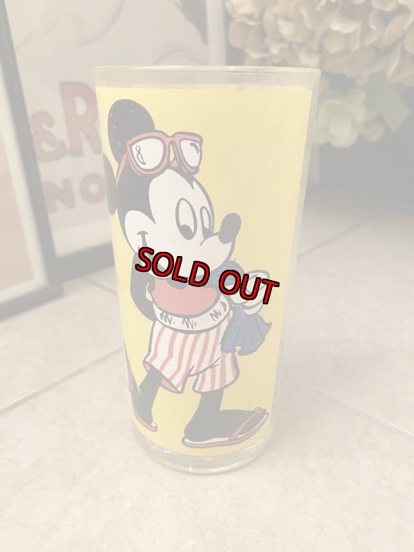 画像1: Disney Mickey Mouse  Plastic Cup Set Of 4 ディズニーのミッキーマウス　プラスチック製タンブラー4つセット (1)