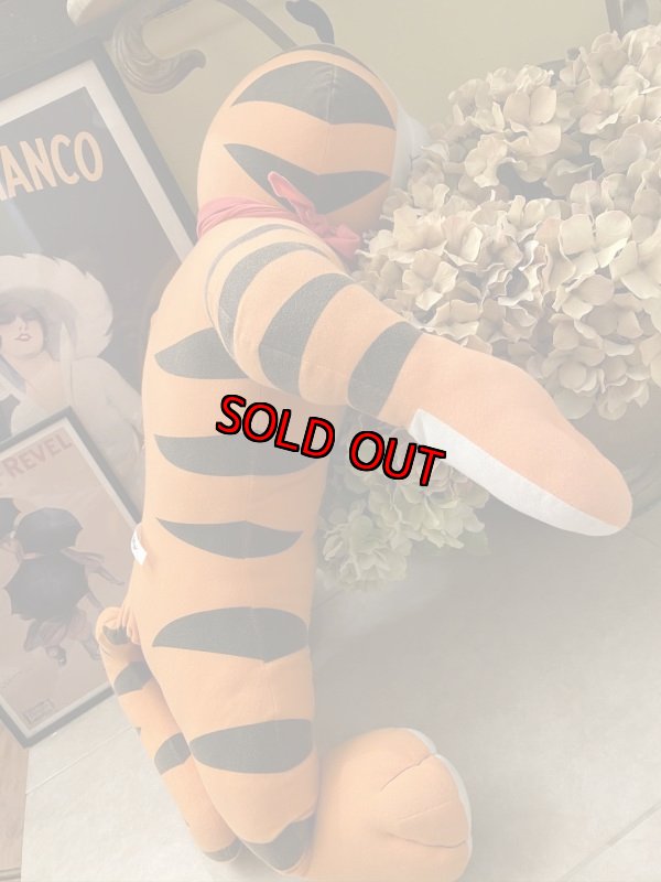 画像7: Tony The Tiger Big Plush Doll トニーザタイガー　巨大なぬいぐるみ (7)