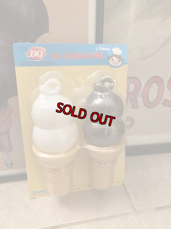 画像1: Dairy Queen Play Food Set  Ice Cream Cones / ディリークィーン　プレイフード　セット　アイスクリーム　コーン　2010年 (1)