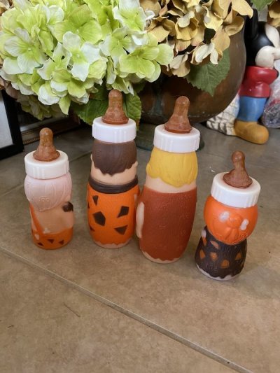 画像2: Hanna Barbera Flintstones Barney Baby Milk Bottle /  フリントストーンズ、バーニーの哺乳瓶ドール