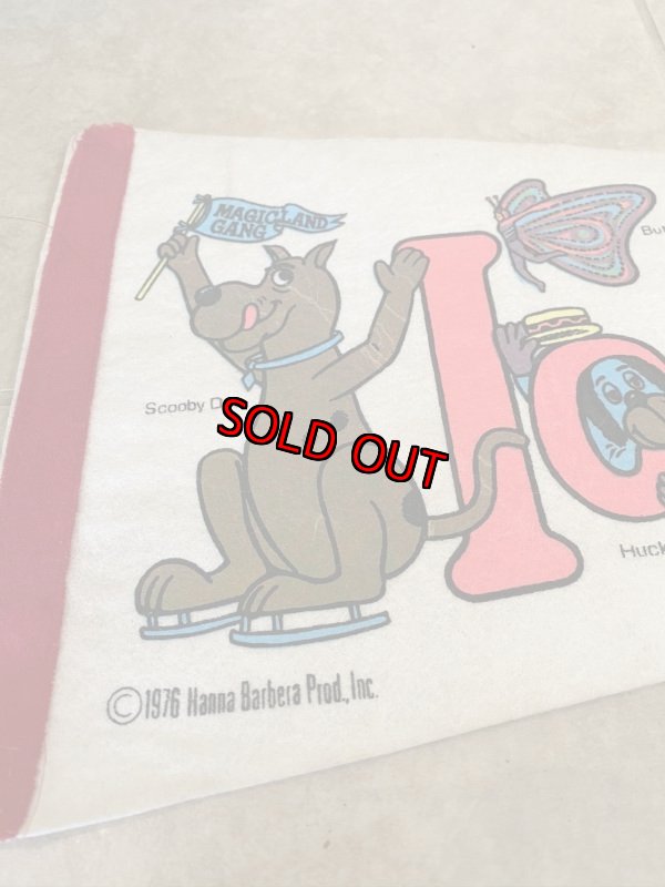 画像2: Hanna 　Barbera Ice Capades Pennant / ハンナバーベラ　ペナント　アイス　キャパデス　ハックルベリーハウンド (2)
