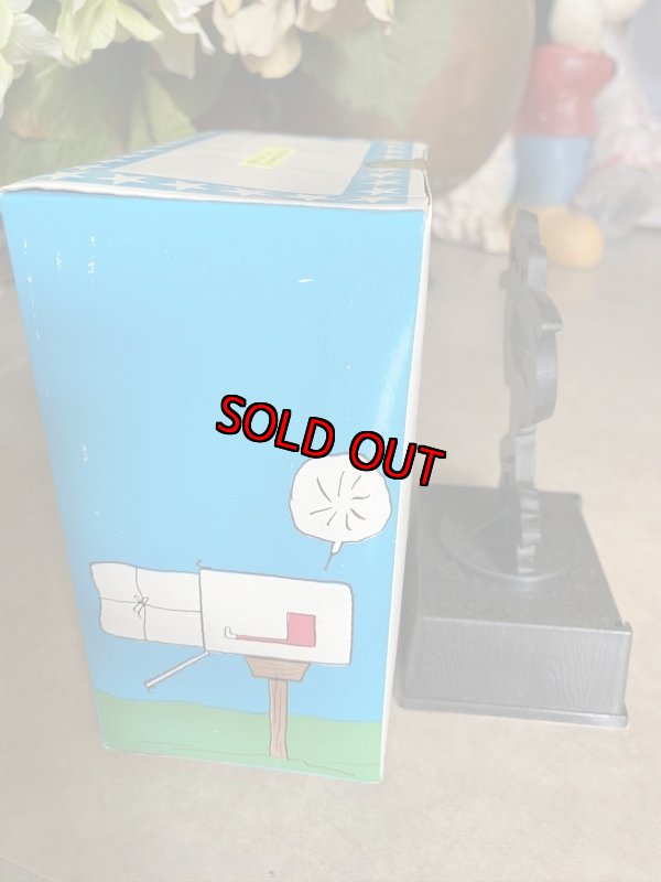 画像4:  Soopy Aviva Trophy What Did IDo With Box / 箱入り スヌーピー　トロフィー　 (4)