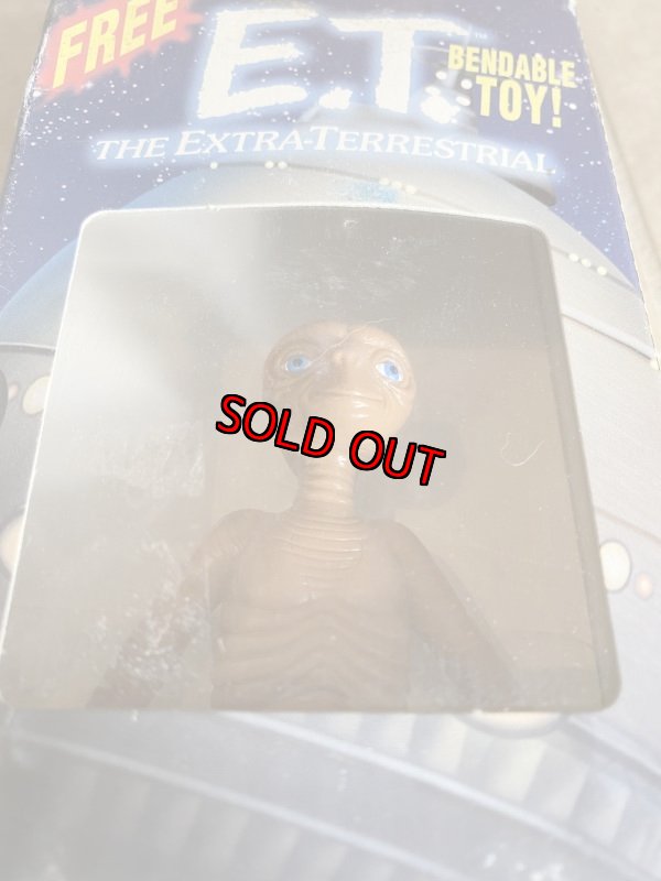 画像2: Kraft Macaroni Cheese ET Figure  With Box / 箱入り クラフト社のマカロニチーズ、おまけETフィギュア　ドール　2002年 (2)