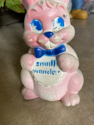 画像2: Pink Rabbit Small Wonder Vinyl Squeak Doll / ピンクのウサギ、スモールワンダー ソフビ、ラバードール