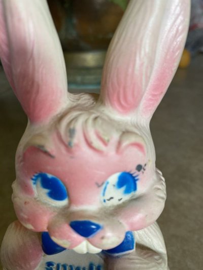 画像1: Pink Rabbit Small Wonder Vinyl Squeak Doll / ピンクのウサギ、スモールワンダー ソフビ、ラバードール