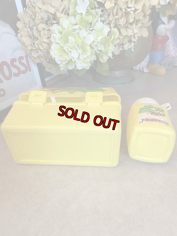 画像8: Kermit Muppet Plastic Yellow Lunch Box With Thermos / カーミット、マペットのプラスチック製　ランチボックス 水筒付き、60年代 (8)