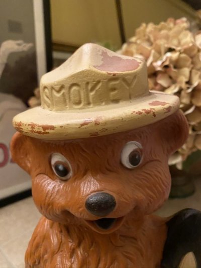 画像1: Smokey the Bear  Plastic coin bank (L) / スモーキーベア　プラスチック製　貯金箱　60ー70年代