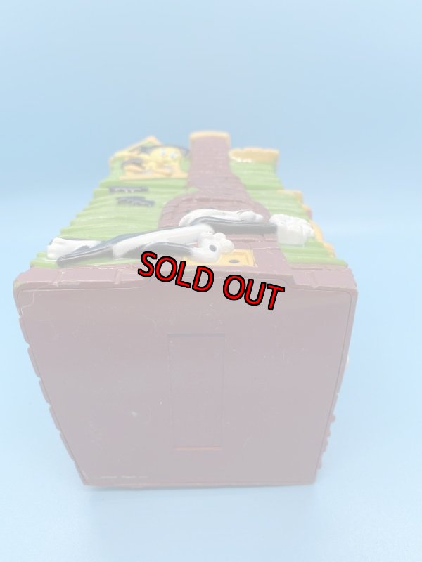 画像6:  Looney Tunes House Style  Plastic Bank /  ルーニーテューンズ  プラスチック製 家型 貯金箱 1997 (6)