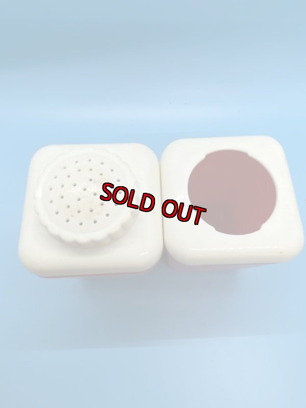 画像16: Red Plastic  Canister　With Lid  Set　Of 6 / レッド　プラスチック製　蓋付きキャニスター　6個セット　50‘s (16)