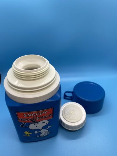 画像1: Peanuts Snoopy Blue Plastic Thermos /  スヌーピーのプラスチック製青いサーモス、水筒