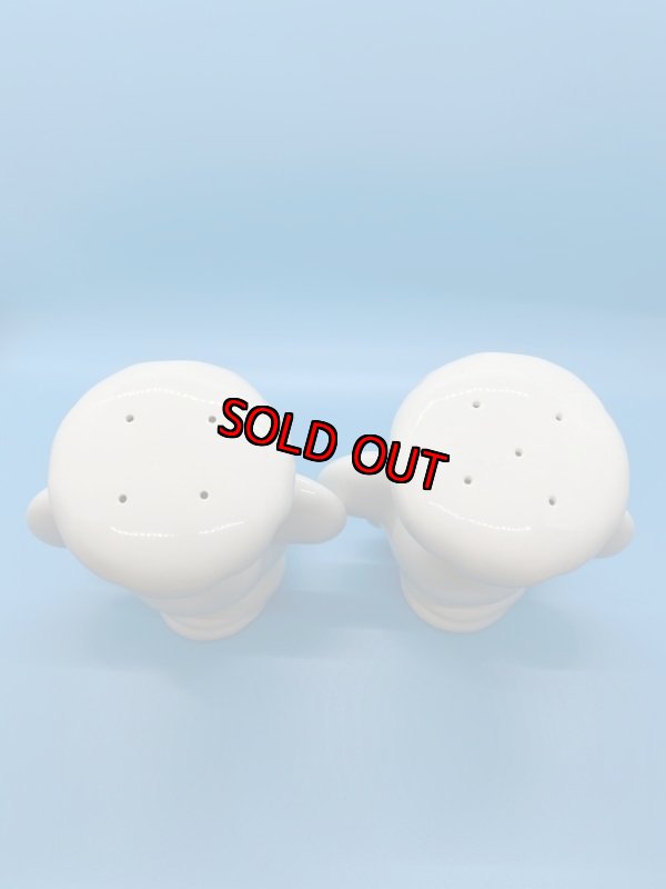 画像5: Disney Mickey Mouse ceramic  Salt&Pepper set / ディズニーのミッキーマウス、陶器製ソルト＆ペッパー入れ　 (5)