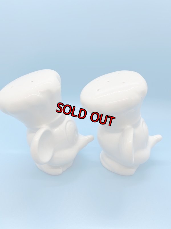 画像4: Disney Mickey Mouse ceramic  Salt&Pepper set / ディズニーのミッキーマウス、陶器製ソルト＆ペッパー入れ　 (4)