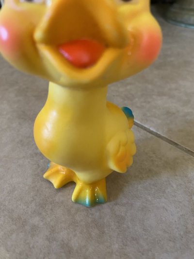 画像2: Yellow Bird Squeak Doll Easter Unlimited Inc / 黄色の小さな鳥のソフビドール