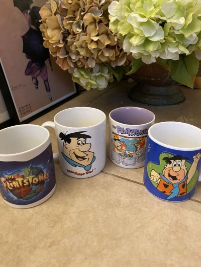 画像2: Hanna Barbera Flintstones Dakin Ceramic Blue Universal Mug / フリントストーンズ、陶器製 ブルーユニバーサル マグ