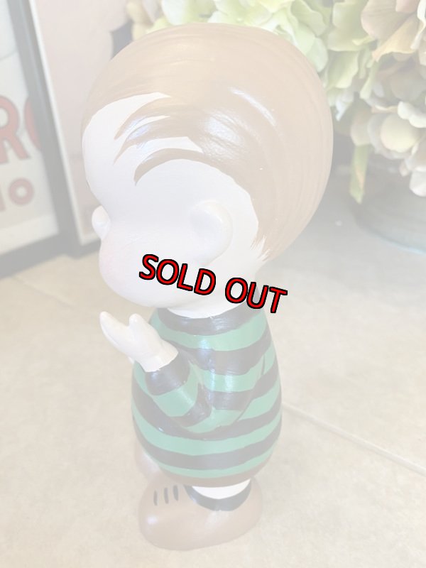 画像2: Peanuts Snoopy Linus Ceramic Doll / スヌーピー ライナス  陶器製 ドール  (2)