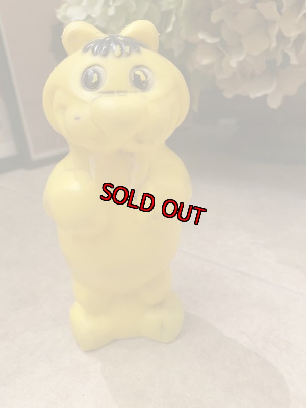 画像1: Hanna Barbera Flintstones Baby Puss Yellow Plastic Doll /フリントストーン　ベイビーパス　イエロー　プラスチック製　ドール　1960‘s (1)