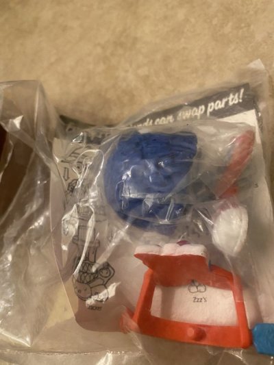 画像3: McDonald’s  Funny Fry Friends Meal Toys (A) 1989 / マクドナルド　のファニーフライフレンド　箱とフィギュア　3点セット　1989年