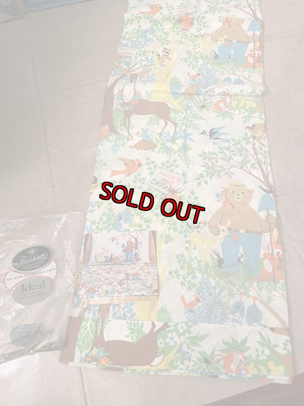 画像1:  Smokey bear  fabric Flat  Sheets Unopen /  スモーキーベア　未使用　袋入りフラットシーツ　生地 (1)