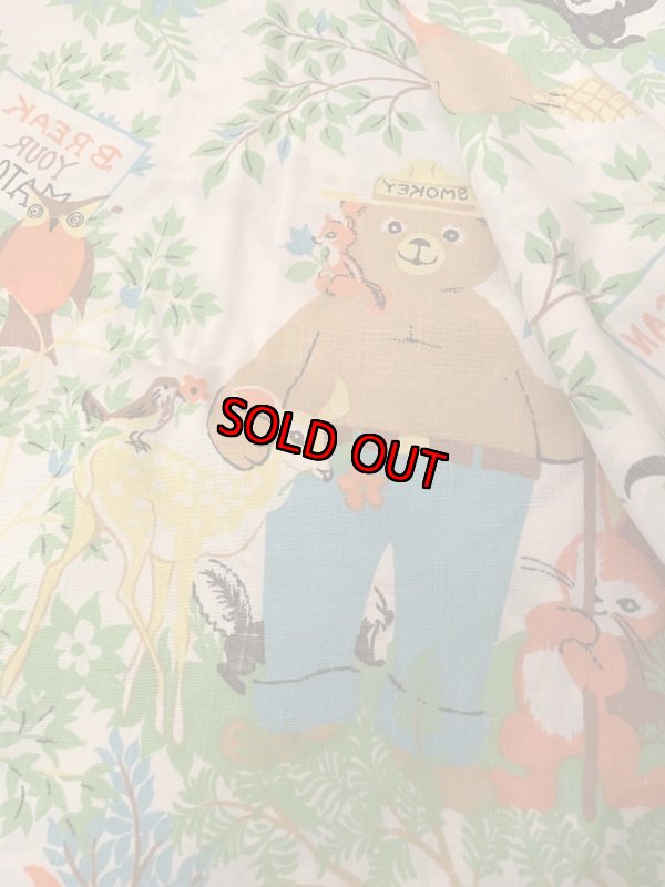 画像3:  Smokey bear  fabric Flat  Sheets Unopen /  スモーキーベア　未使用　袋入りフラットシーツ　生地 (3)