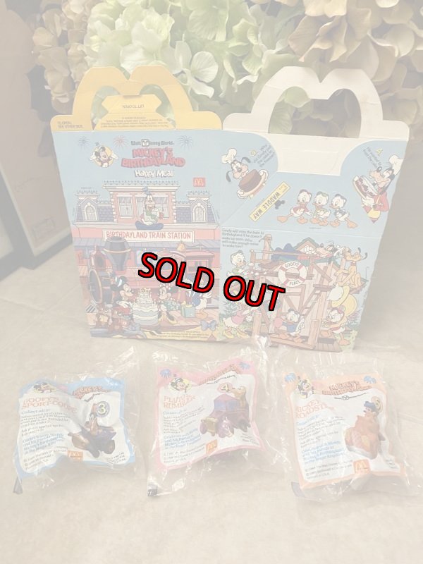 画像1: McDonald’s  Mickey’s Birthdayland  Meal Toys (B) 1988 /　マクドナルド、ミッキー　バースデーランド　箱とフィギュアの4点セット1988年 (1)