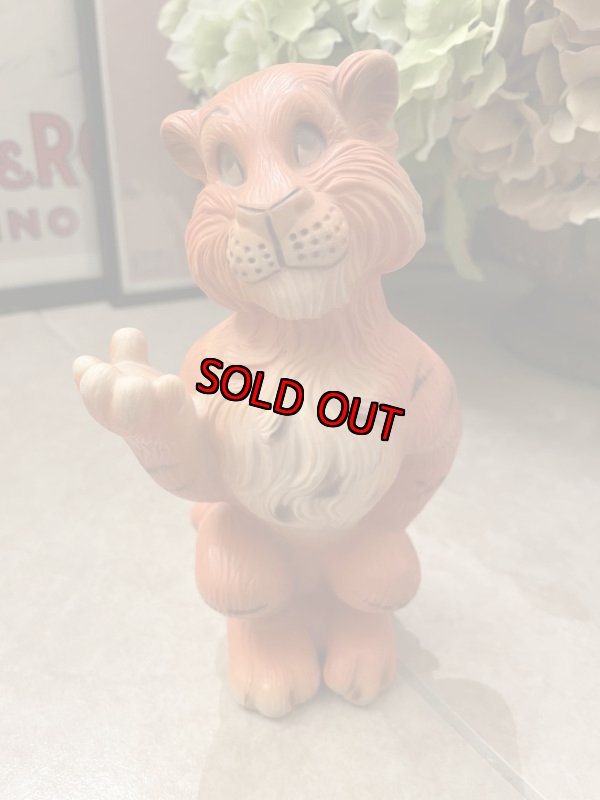 画像1: Esso oil Advertising Tiger plastic Coin Bank (A) / エッソタイガー　プラスチック製貯金箱　コインバンク　60年代 (1)