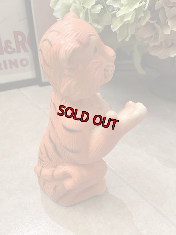 画像4: Esso oil Advertising Tiger plastic Coin Bank (A) / エッソタイガー　プラスチック製貯金箱　コインバンク　60年代 (4)