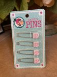 画像1: Hanna Barbera Flintstones Dino baby Diaper Pins set 1991 / フリントストーンズ　ディノ　ベイビーダイパーピンセット　1991年 (1)