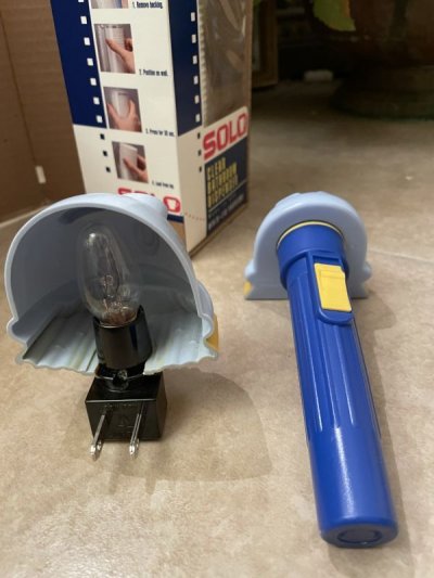 画像3: Scrubbing bubbles night light , flashlight & cup dispenser set / スクラビングバブルのナイトライト、懐中電灯とカップディスペンサーのセット