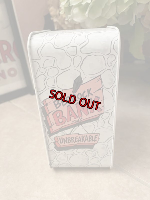 画像2: Hanna Barbera Flintstones Tin Can Coin Bank Box(Bedrock)  (C) / フリントストーン　フレッド ティン製　ベッドロック　貯金箱　ボックス型缶 (2)