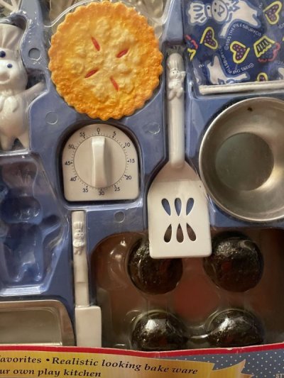 画像3: Pillsbury Dough Boy kitchen bakery play food box set 1996 / ピルズベリー ドゥボーイ キッチンベーカリー 箱入りプレイトイセット