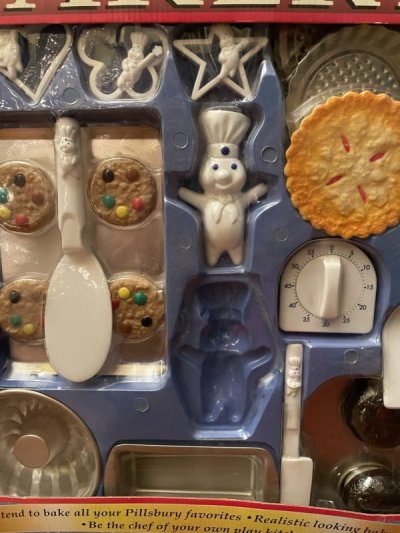 画像2: Pillsbury Dough Boy kitchen bakery play food box set 1996 / ピルズベリー ドゥボーイ キッチンベーカリー 箱入りプレイトイセット