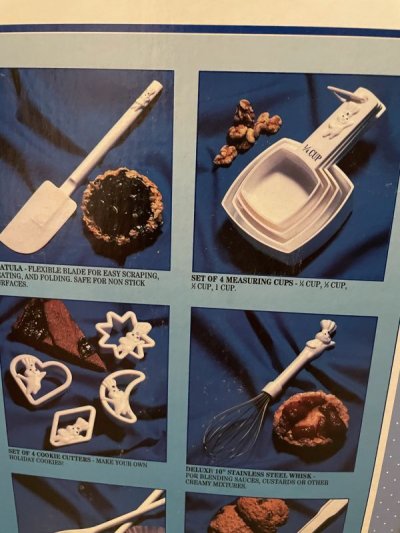 画像2: Pillsbury Dough Boy kitchen Bake Tool  box 17 pieces  set  1993 / ピルズベリー　ドゥボーイ　箱入りキッチンツール　17点セット