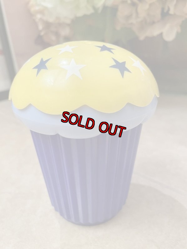 画像3: Denny’s restaurant plastic Yellow cupcake  drink cup  / デニーズ　プラスチック製カップケーキ　ドリンクカップ　イエローxネイビー (3)