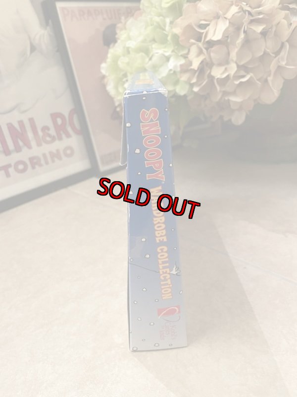 画像4: Peanuts Snoopy Wardrobe  Sleeper Clothes with box (C) / ピーナッツ、スヌーピー スリーパー 箱入り着せ替え洋服 (4)