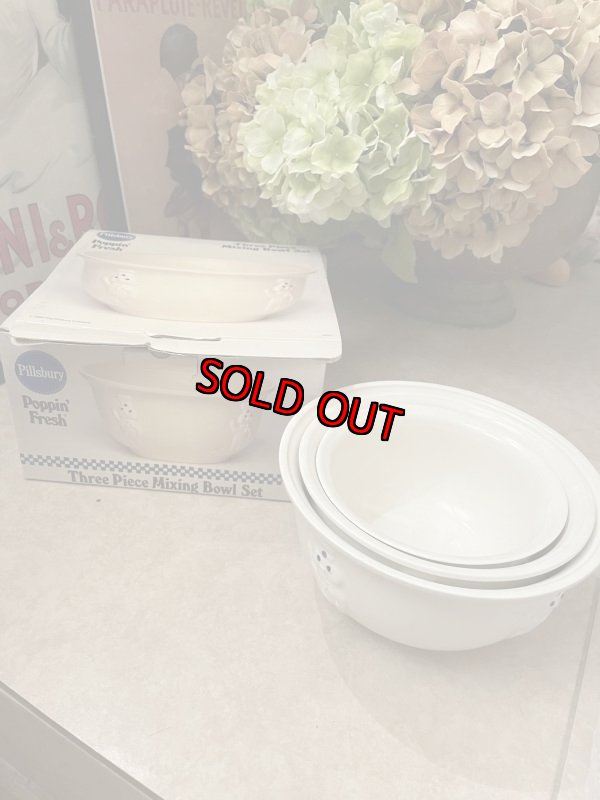 画像1: Pillsbury Dough Boy Mixing Bowl Ceramic 3 pieces set 1989  / ピルズベリー　ドゥボーイ　陶器製ミキシングボール3点セット (1)
