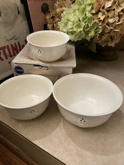 画像1: Pillsbury Dough Boy Mixing Bowl Ceramic 3 pieces set 1989  / ピルズベリー　ドゥボーイ　陶器製ミキシングボール3点セット