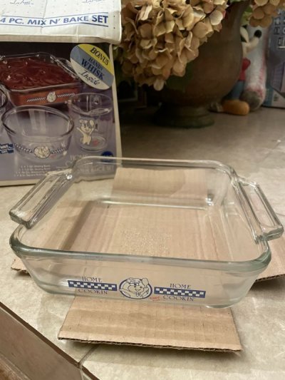 画像3: Anchor Hocking  Pillsbury Dough Boy kitchen Glass Bake 4 pieces set  / ピルズベリー　ドゥボーイ　箱入りガラス製ベイク4点セット