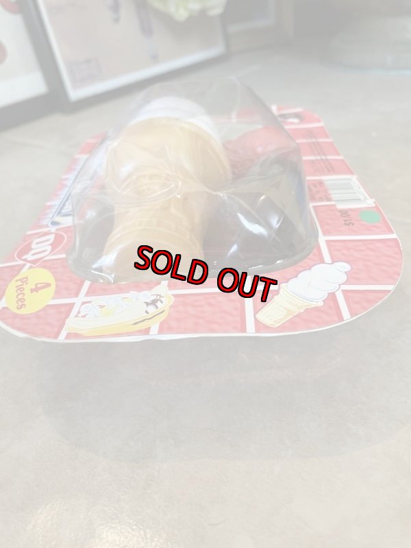 画像4: Dairy Queen Play Food Set Chocolate Ice Cream / ディリークィーン　プレイフードセット　　アイスクリーム　2009年 (4)