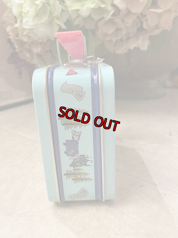 画像2: Hanna Barbera Huckleberry Hound Mini Tin Yellow Lunch Box(B)  / ハックルベリーハウンド イエロー ティン製 ミニ ランチボックス缶 (2)