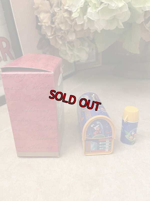 画像4: Hanna Barbera Jetsons lunchbox ornament with box Hallmark 2001  / ハンナバーベラ ジェットソン　ミニランチボックス　箱入りオーナメント (4)