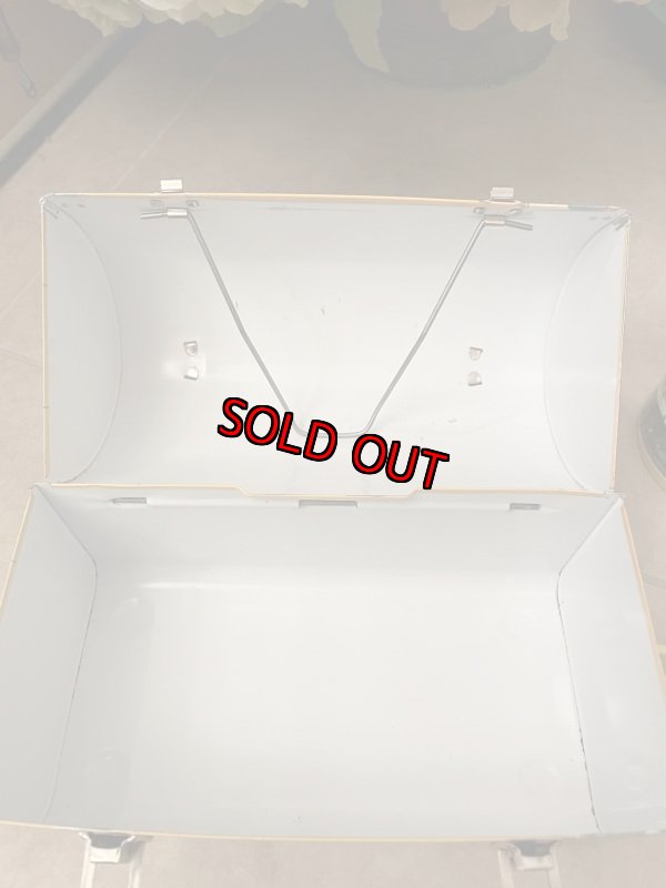 画像10: Disney Mickey Mouse  Tin School Bus Lunch Box With Thermos / ミッキーマウスのティン製　スクールバス　ランチボックス 水筒付き、60年代 (10)