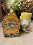 画像4: Disney Mickey Mouse  Tin School Bus Lunch Box With Thermos / ミッキーマウスのティン製　スクールバス　ランチボックス 水筒付き、60年代 (4)