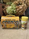 画像1: Disney Mickey Mouse  Tin School Bus Lunch Box With Thermos / ミッキーマウスのティン製　スクールバス　ランチボックス 水筒付き、60年代 (1)