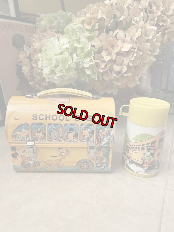 画像1: Disney Mickey Mouse  Tin School Bus Lunch Box With Thermos / ミッキーマウスのティン製　スクールバス　ランチボックス 水筒付き、60年代 (1)