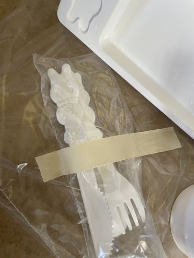 画像2: Pillsbury Dough Boy  Dinner Ware Set With Box 1991 /  フィルズベリーのドゥボーイ　プラスチック製　箱入りディナーウェア　セット