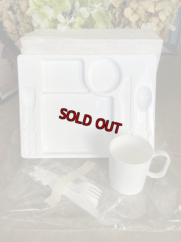 画像1: Pillsbury Dough Boy  Dinner Ware Set With Box 1991 /  フィルズベリーのドゥボーイ　プラスチック製　箱入りディナーウェア　セット (1)